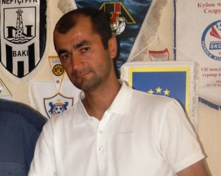 Mahmud Qurbanov daha bir futbolçuya qapını göstərdi